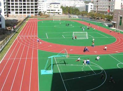 塑膠跑道施工與生產 聚焦學校體育場建設與福建立帆地坪廠家的專業實踐